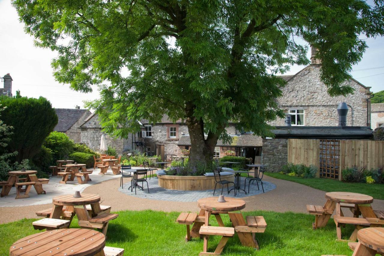 Devonshire Arms Hotel Hartington Exterior photo